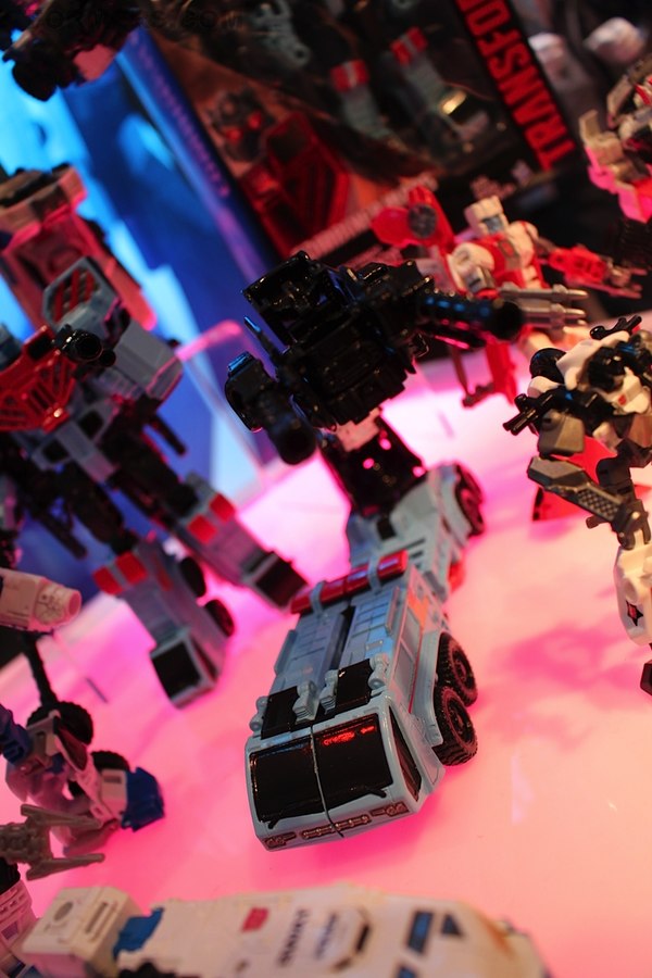 Toy Fair 2015   First Looks At Defensor Combiner Wars Figures Images  (11 of 17)